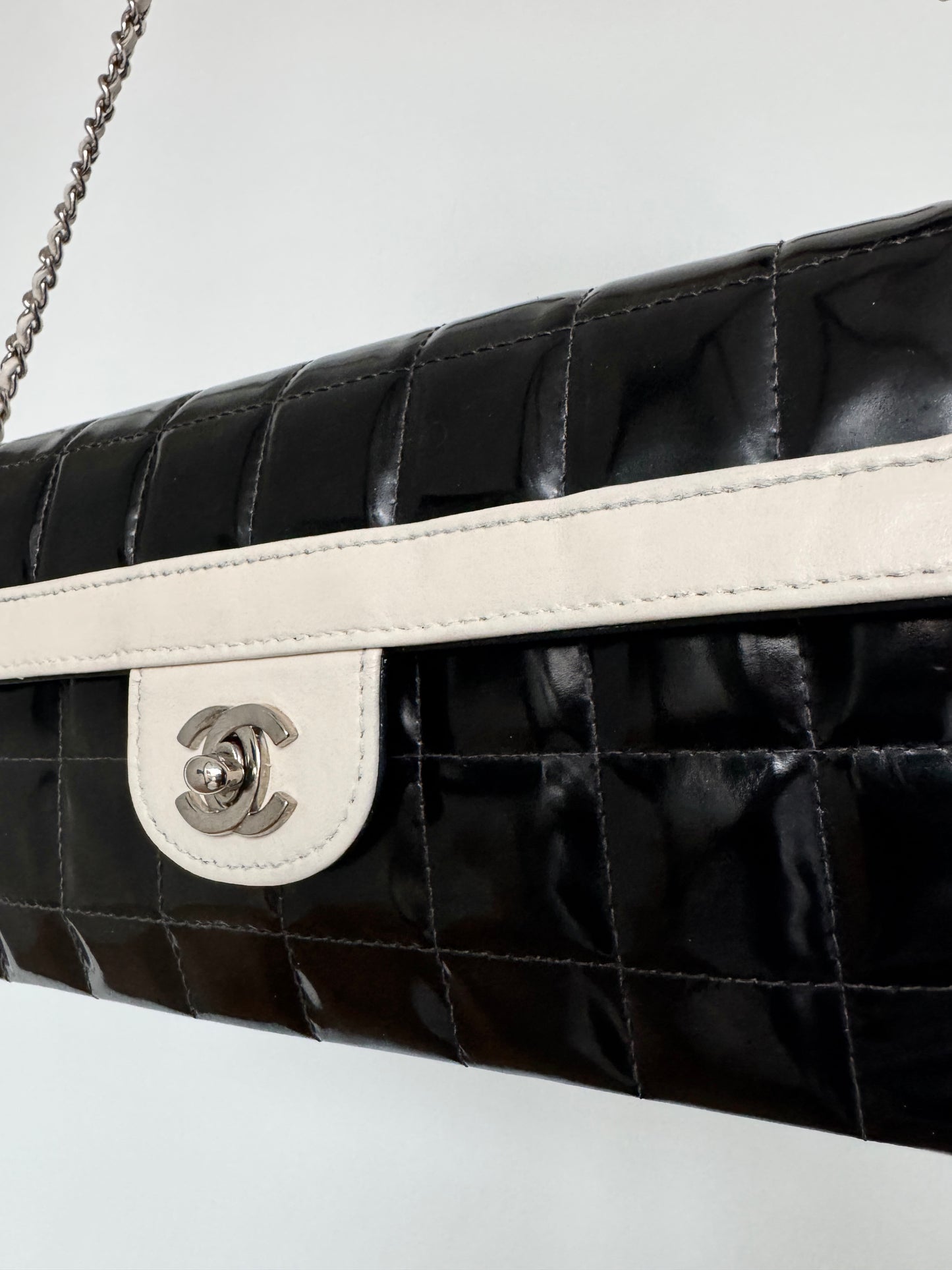 Vintage CHANEL East West Chocolate Bar Patent Leather Bag in Black and White