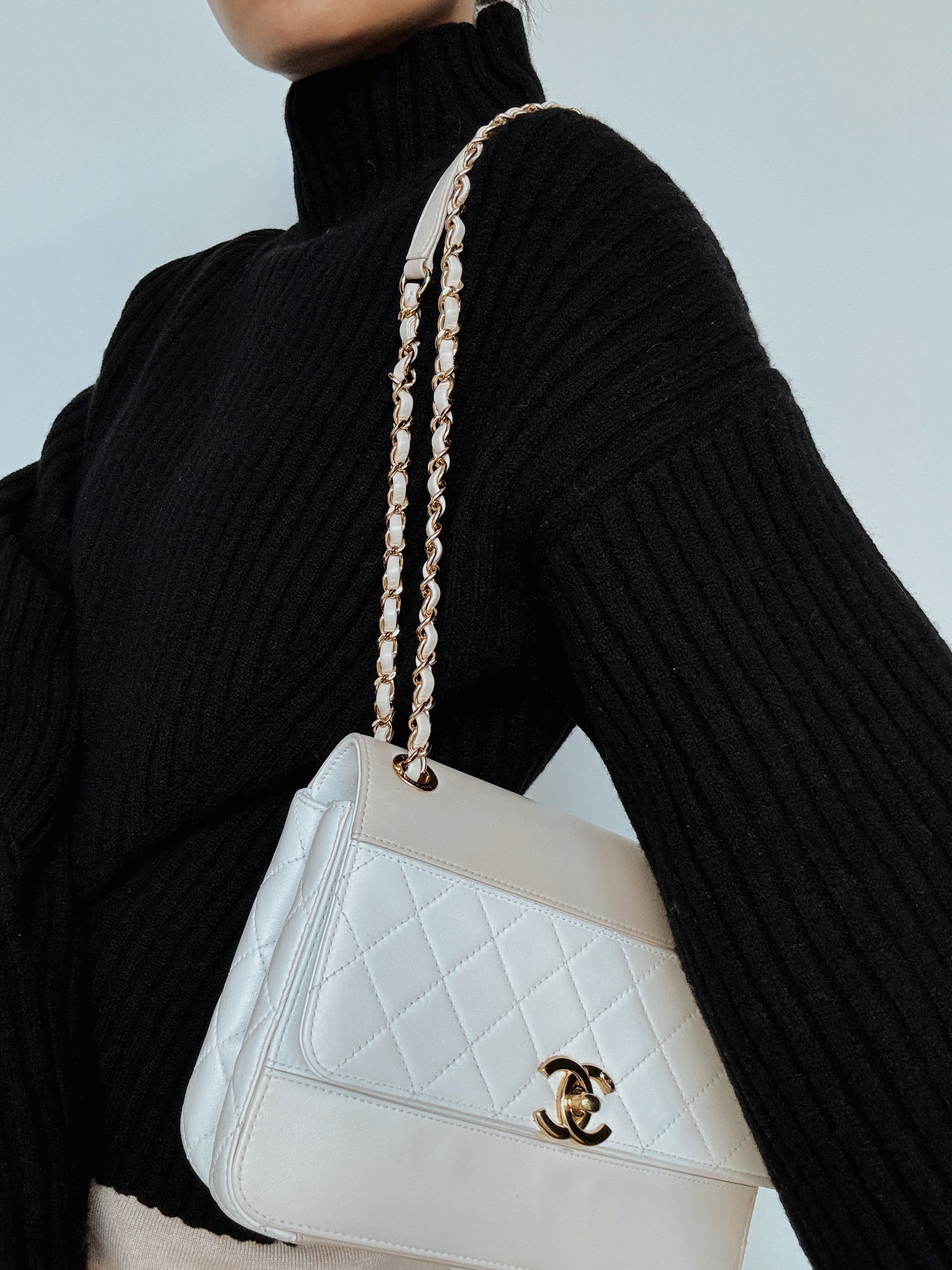 CHANEL Quilted Lambskin Leather Shoulder Bag Ivory Cream Beige