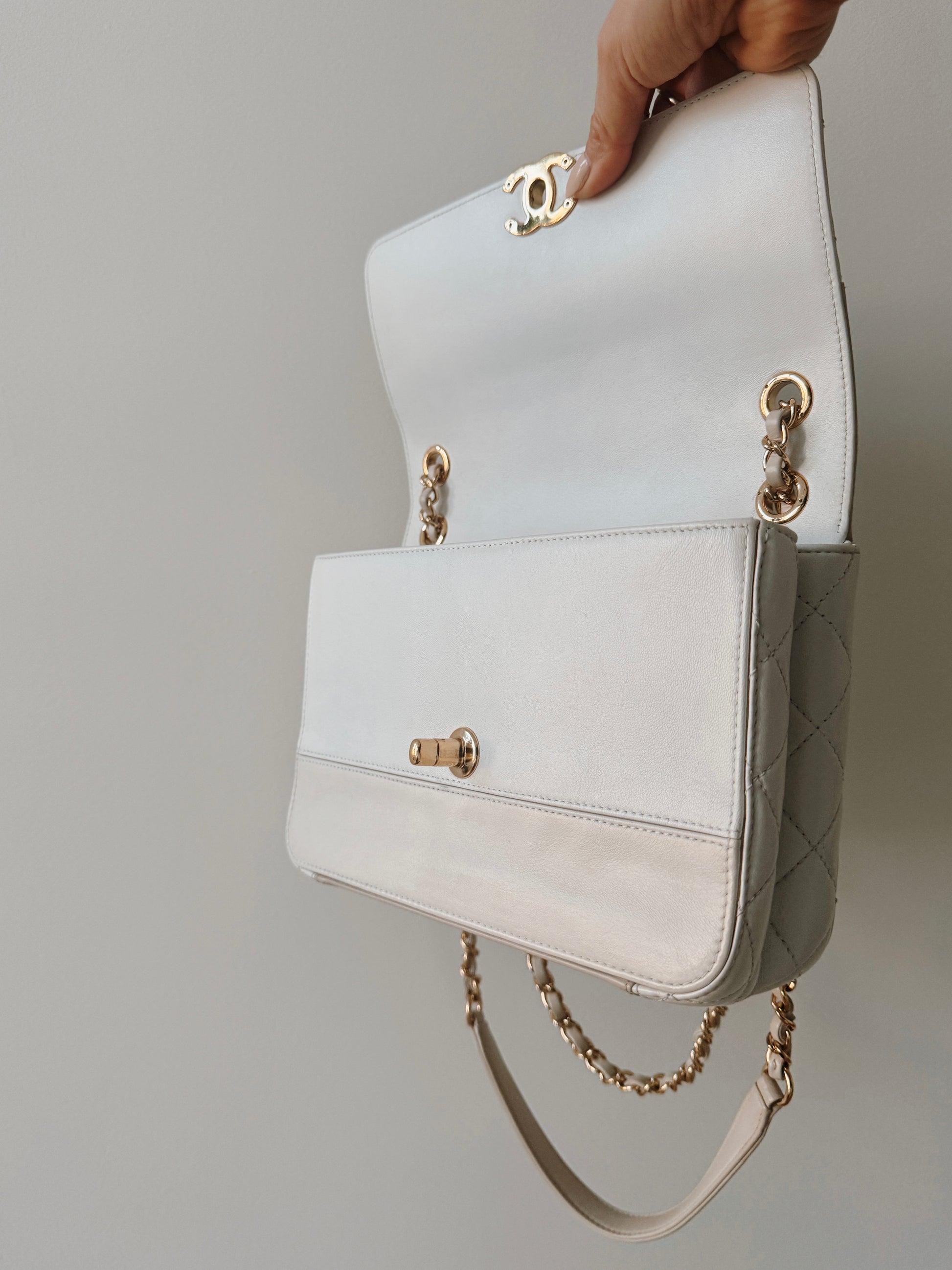 CHANEL Quilted Lambskin Leather Shoulder Bag Ivory Cream Beige 6